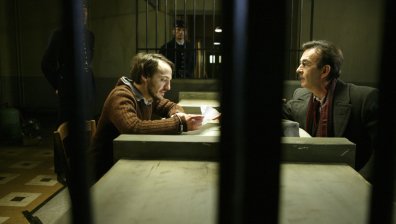 Жан задържа издирван трафикант, който се оказва германец от тайните служби 