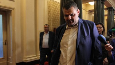 ДПС се явява самостоятелно на изборите, Пеевски не иска вече да е депутат