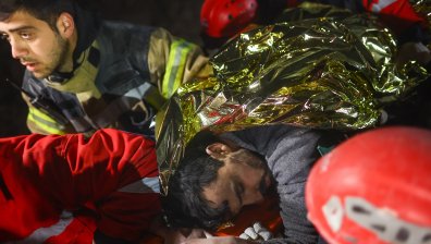 Спасени, но не съвсем: Оцелели от тежкото земетресение умират малко след това