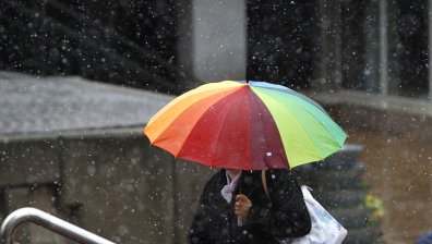 Времето рязко се влошава: Зимата ни връхлита със студ, дъжд и сняг