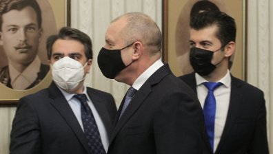 Радев прие Петков и Василев на консултации за съставяне на правителство
