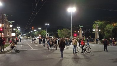 96-и ден: Протестиращите блокираха Орлов мост