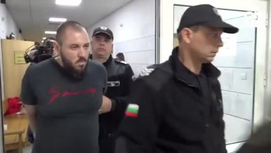 Постоянен арест за каналджиите, превозвали мигранти в линейка