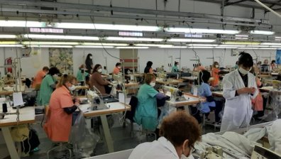 Близо 80% от засегнатите фирми пускат служителите си в платен отпуск
