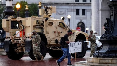 Увеличава се броят на военните от Националната гвардия във Вашингтон (СНИМКИ)