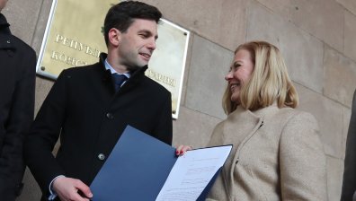 "Продължаваме промяната" и ДБ атакуваха хартиения вот в Конституционния съд 