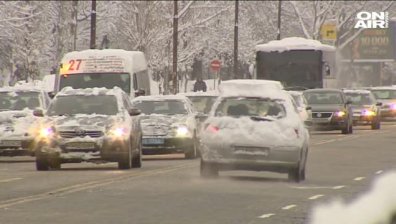 Над 30 см сняг затрупа Западна България