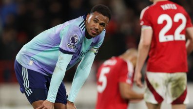 "Арсенал" сбърка срещу "Нотингам", "Ливърпул" се справи с "Нюкасъл"