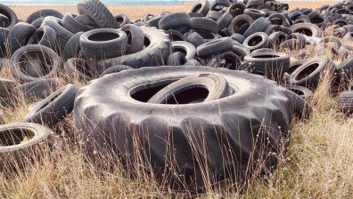 HelpBook питане до МОСВ: Как да се отърва от огромно количество стари гуми?