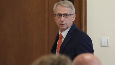 Акад. Денков за БТР-ите за Украйна: Никога не са ползвани, в тежест са за България
