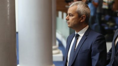 Костадинов: Радев ни вкара в две прокси войни - срещу Русия и Иран
