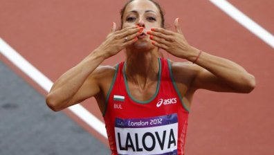 Лалова гони чудо срещу три суперзвезди