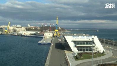 Заради неизрядни документи: Танкерът БАДР се завърна в Бургас