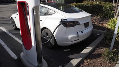 Цените на електромобилите ще изравнят тези на колите с двигатели с вътрешно горене?