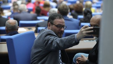 Заседанието на парламента стартира, събра се кворум