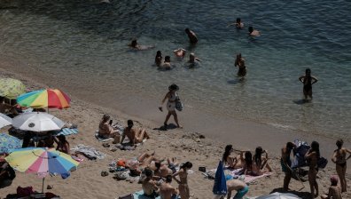 Плажуване с гласуване избраха българи в Гърция, последни затварят секциите в САЩ