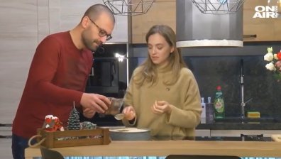 Чудо за Коледа: Семейство медици за първи път успя да празнува заедно
