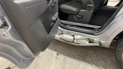 Митничари задържаха 17 кг марихуана, натъпкана в корпуса на автомобил