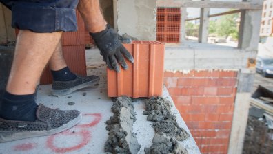 Социалният министър: Често работници сами искат да изкарват пари на черно