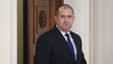 Радев поиска прокуратурата да публикува целия му "чат" с Бобоков
