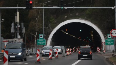 Засилен трафик на фона на ремонти по магистралите