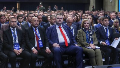 "ДПС-Ново начало": С "Лади" и "Москвичи" Радев иска да си прави PR на гърба на НСО