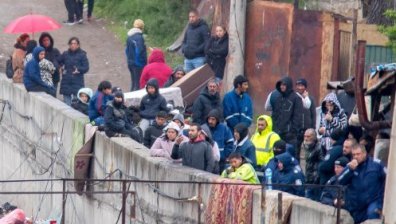 Хора от "Захарна фабрика": Настаниха ни в стаи 2x2, не сме затворници