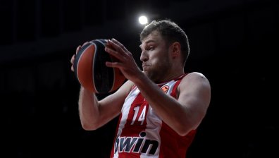 Шоу на Везенков при победа на "Олимпиакос" над "Реал" (Мадрид)