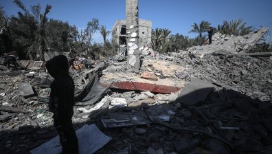 Удар по училище в Газа причини смъртта на най-малко 10 палестинци