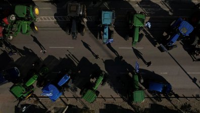 Протестът на фермерите: Блокади в цяла Гърция този четвъртък