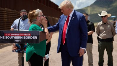 Арестуваха мъж за отправяне на смъртни заплахи срещу Доналд Тръмп