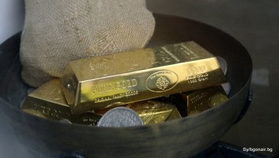 Злато привлича стотици хора към българските реки