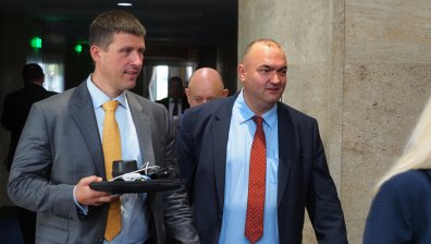 "Величие" очаква вотът на недоверие да успее