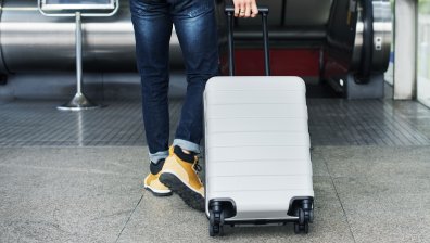 Хванаха българин на летището в Бургас с 20 000 цигари в два куфара