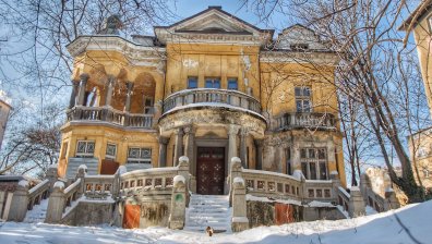 Каква ще бъде съдбата на Къщата с ягодите?	