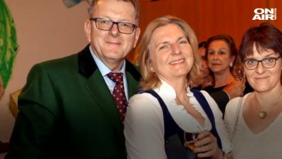 Австрийската министърка на вътрешните работи се омъжва, а специален гост е Путин!