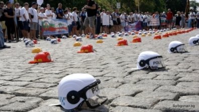 Полицаи, пожарникари ще протестират, но няма да искат оставки