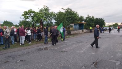 Протестиращи блокираха движението по пътя Гълъбово - Мъдрец