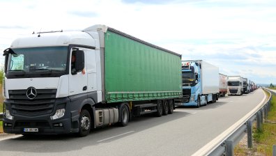 Протест блокира входа и изхода за камиони на ГКПП "Дунав мост"&nbsp;при Русе