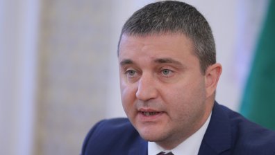 Борисов и Горанов на инспекция в Перник, докато НС приема по-ниско ДДС