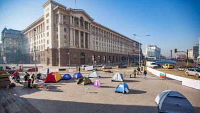 Мед. сестрите и властта се разбраха, протестите спират временно