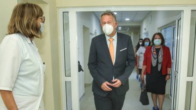 Кацаров: ГЕРБ провали ваксинацията, никой не иска AstraZeneca заради Борисов