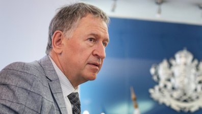 Министър Кацаров с нова заповед за пристигащите в България чужди граждани