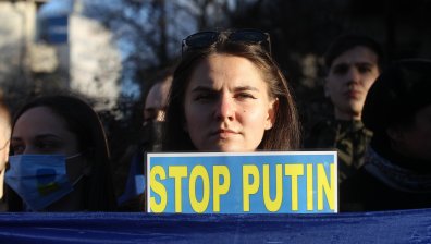 Протест пред руското посолство в София срещу руската агресия в Украйна