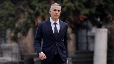 Политически престрелки: Партиите се разделиха на две заради избора на Гюров (ВИДЕО)