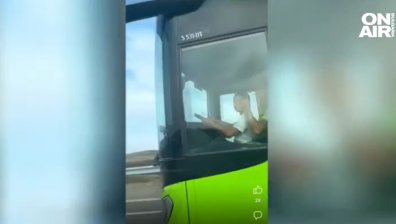 Скандален случай - дете в скута на шофьор кара автобус с пътници по АМ "Тракия" (+ВИДЕО)