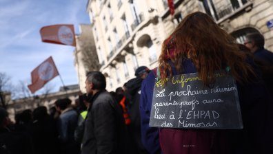 Ожесточени сблъсъци във Франция, активисти се опитаха да спрат изграждането на резервоари