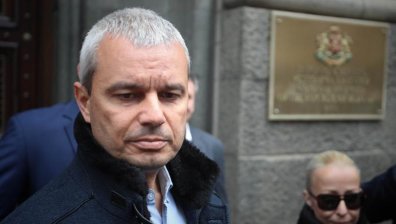 "Възраждане" внесе 590 хил. подписа за референдума за еврото