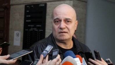 "Има такъв народ" печели убедително вота зад граница