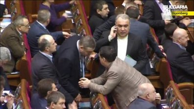 Джо Байдън пристигна  в Киев с пакет икономическа и техническа помощ